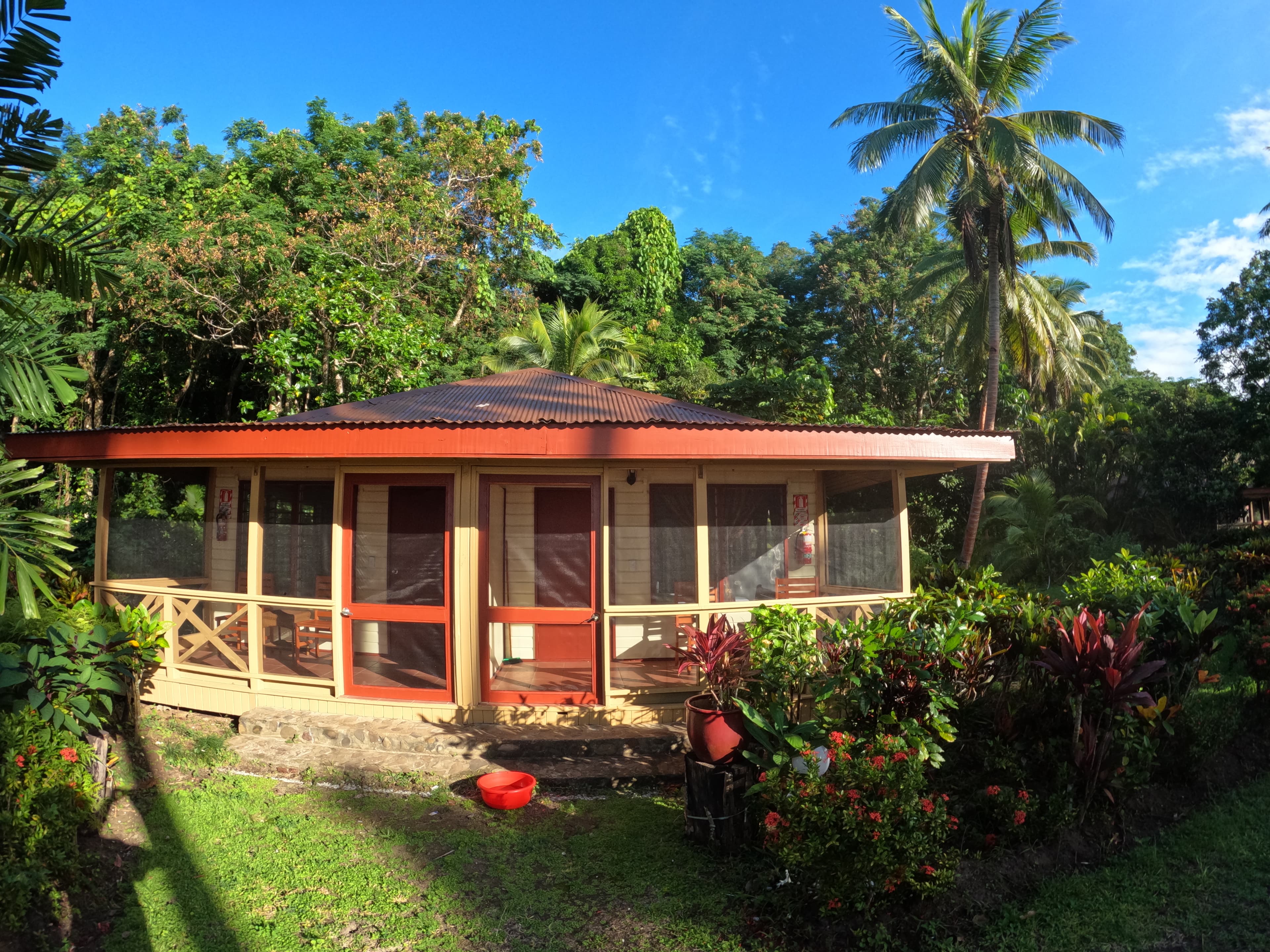 Deluxe Oceanfront Bure